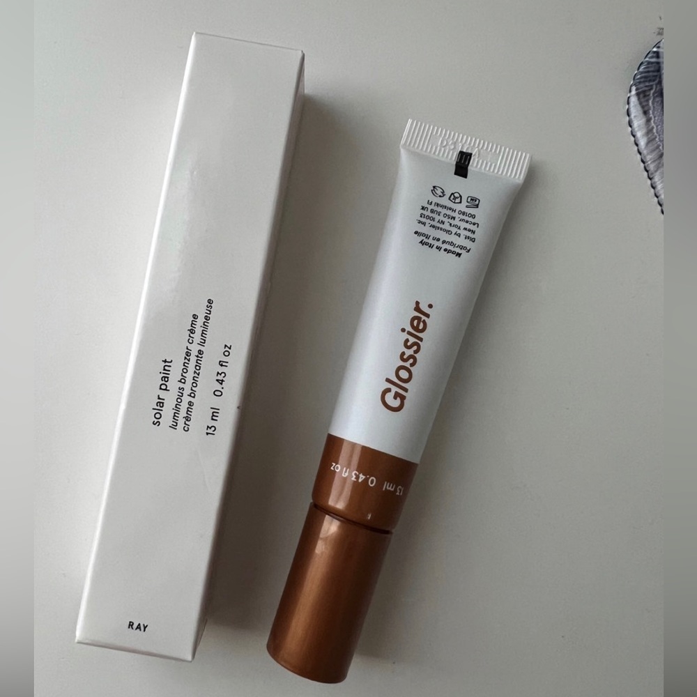 Glossier Solar Paint Ray